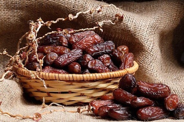 تصویر 4 از قیمت خرید خرما پیارم اصل + فروش ویژه